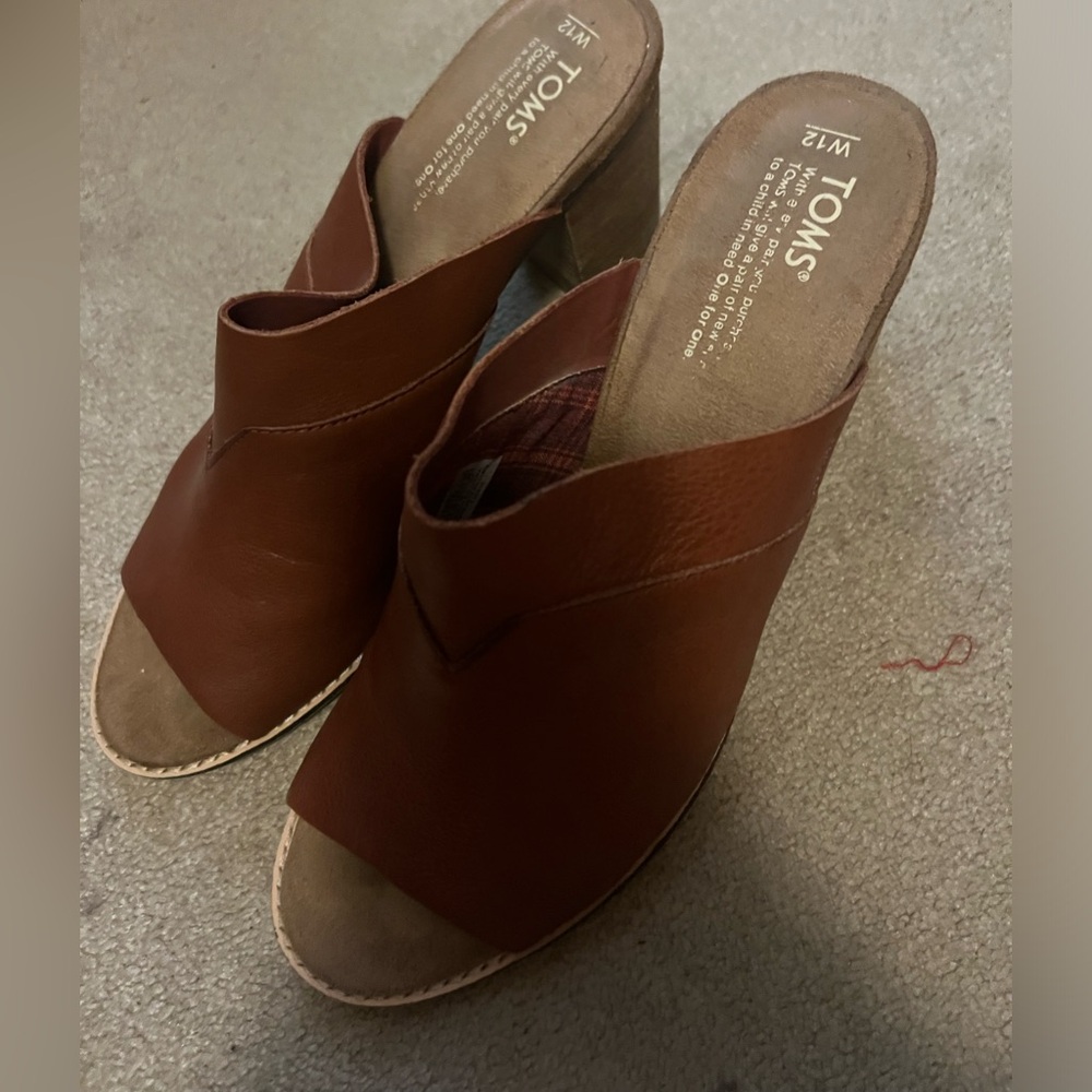 TOMS heeled mules - camel color size 12